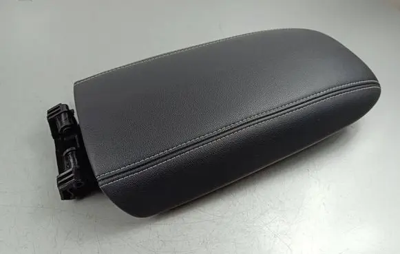 Ford Escape IV Armrest 