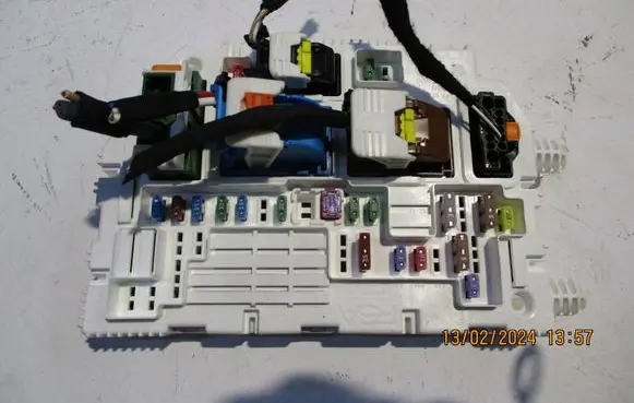 Peugeot Partner III Other interior part 9846631580