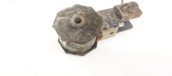 Land Rover Freelander Engine mount bracket