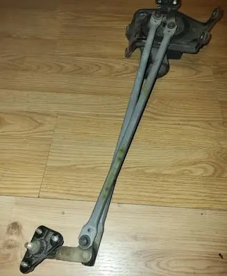 Mitsubishi Space Star Front wiper linkage and motor