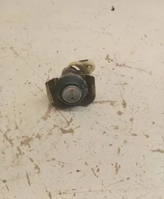 Saab 900 Front door lock (next to the handle) 