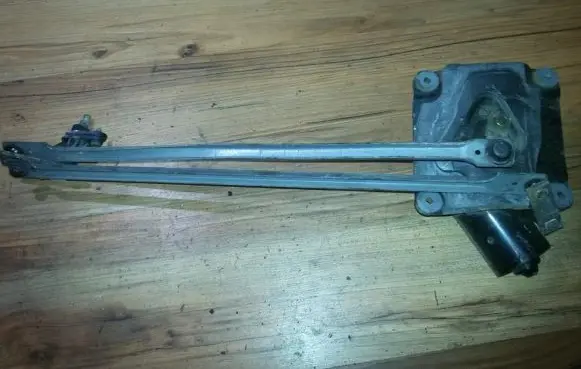Mitsubishi Carisma Front wiper linkage and motor
