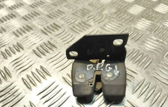 Loading door lock