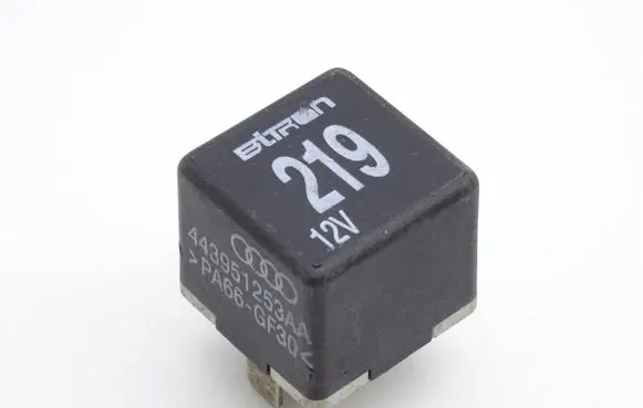 Audi A4 S4 B6 8E 8H Other relay 443951253AA