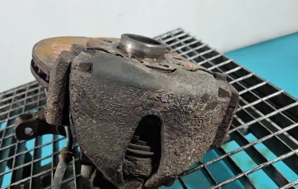 Front brake caliper