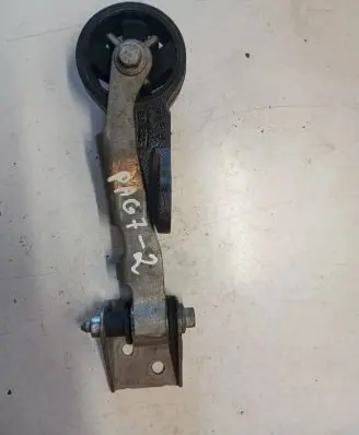 Volvo V50 Engine mount bracket 322A47