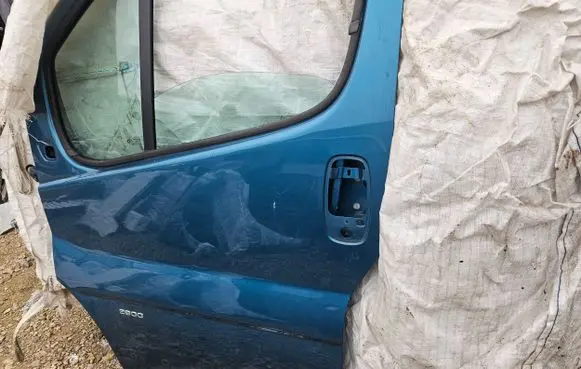 Opel Vivaro Front door