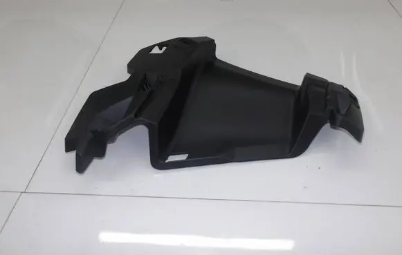 Renault Clio V Intercooler air guide/duct channel 620439537R