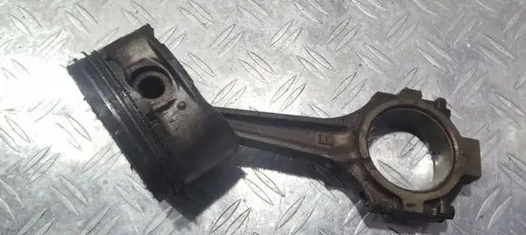 Ford Galaxy Piston with connecting rod