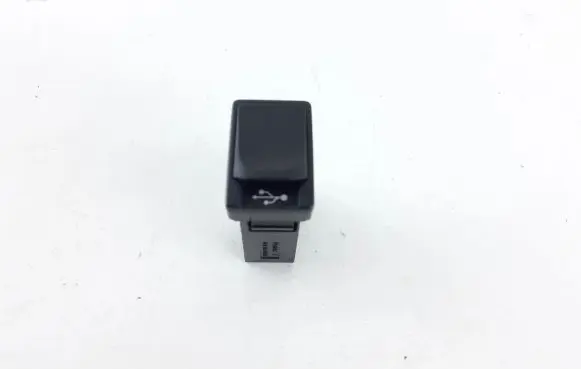 Toyota Hilux (AN10, AN20, AN30) USB socket connector 861900K010