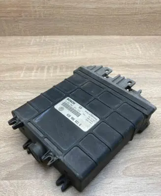 Volkswagen Golf III Engine control unit/module ECU 028906021Q 0281001241