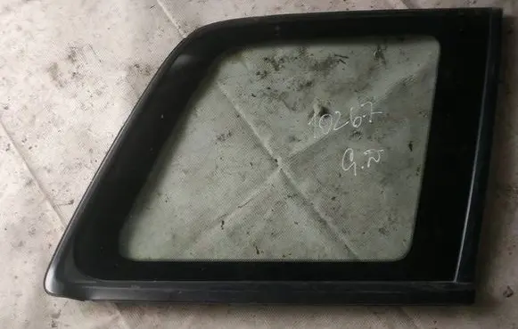 Mitsubishi Outlander Rear side window AS2