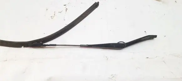 Ford Fiesta Front wiper blade arm 8A6117526DE 8A61-17526DE