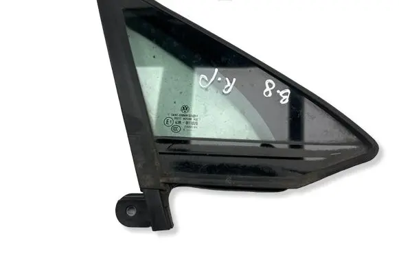 Volkswagen PASSAT B8 Front door vent window glass four-door 3G0845114C