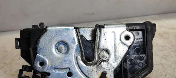 Mini Cooper Countryman R60 Rear door lock 7318414