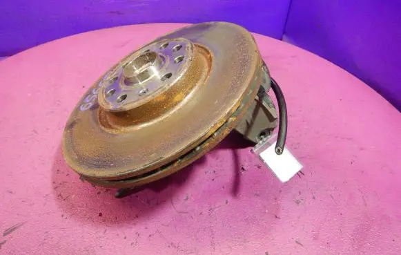 Volkswagen PASSAT B5.5 Front wheel hub spindle knuckle