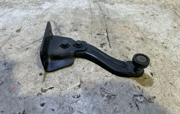 Chrysler Pacifica Rear door upper hinge 306AF 8G113V