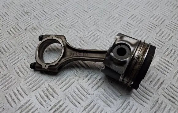 Toyota Avensis T250 Piston with connecting rod 132010R010 131010R020 46679AGSTD