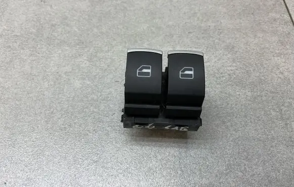 Volkswagen Golf VI Electric window control switch 5K3959857A