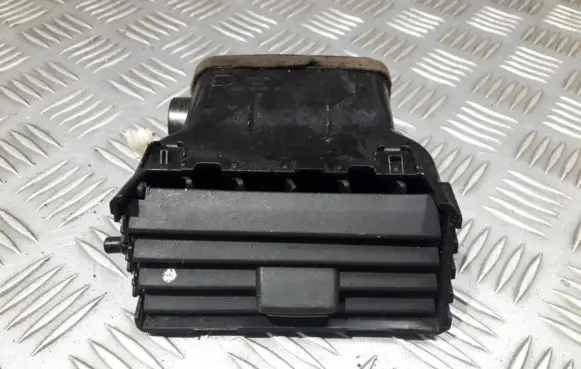 Toyota Verso Dash center air vent grill 556800F040 55680-0F040