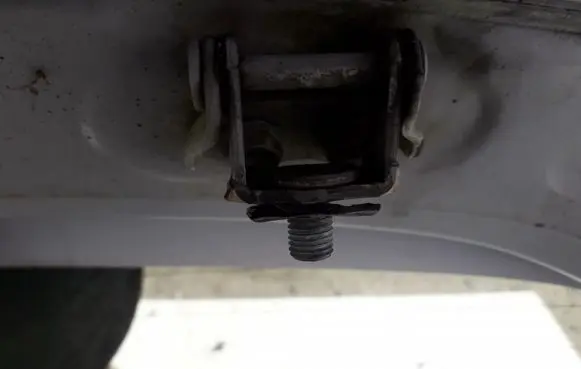 Toyota Yaris Tailgate/trunk/boot hinge