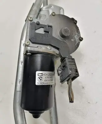 Front wiper linkage