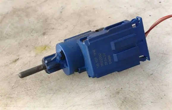 Volkswagen PASSAT B5.5 Brake pedal sensor switch 1J0927189E 09686 19322002