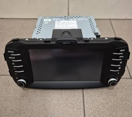 Radio/CD/DVD/GPS head unit