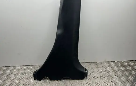 (B) pillar trim (bottom)