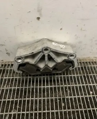 Ford Mustang VI Gearbox mount