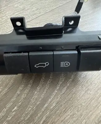 Toyota bZ4X Tailgate/boot open switch button G585OU525D