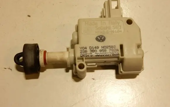 Audi A6 S6 C6 4F Glove box lock 3B0959782A 6142