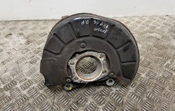 Volkswagen PASSAT B7 Front wheel hub