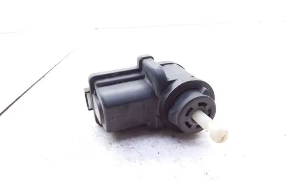 Volkswagen Golf IV Headlight level adjustment motor 1J0941295B