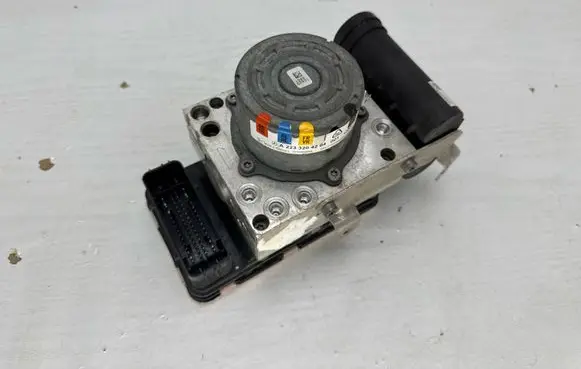 Mercedes-Benz S W223 Air conditioning (A/C) compressor (pump) A2233204204 15150002664