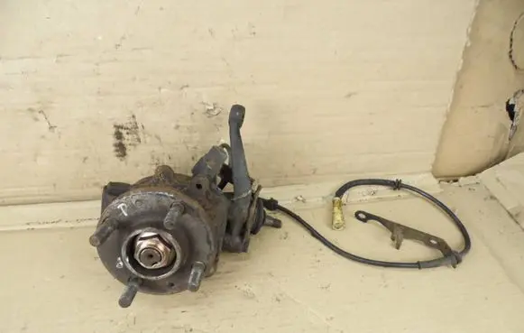 MG MGF Front wheel hub spindle knuckle