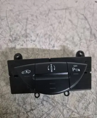 Mercedes-Benz CLS AMG C219 Parking (PDC) sensor switch 2118217058 03751202