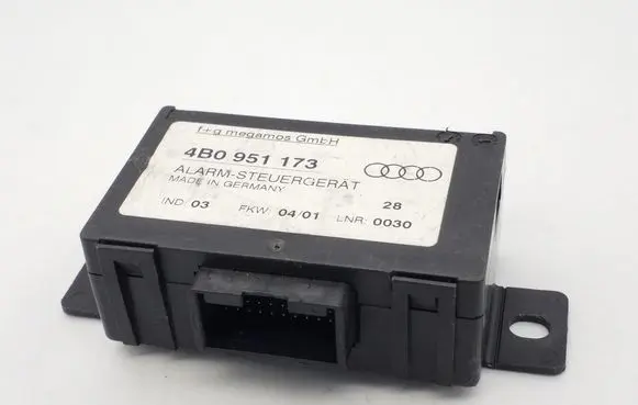 Audi A6 S6 C5 4B Alarm control unit/module 4B0951173