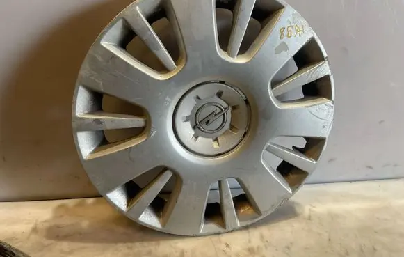 Opel Astra H R16 wheel hub/cap/trim 13242075