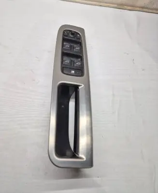 Volvo V50 Front door window switch trim 8663817 PF873130 30746183