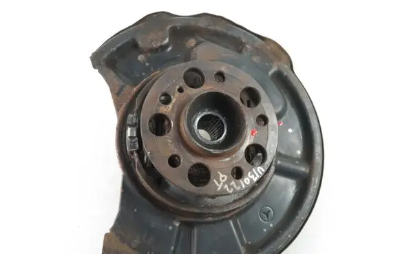 Mercedes-Benz E AMG W211 Stub axle 