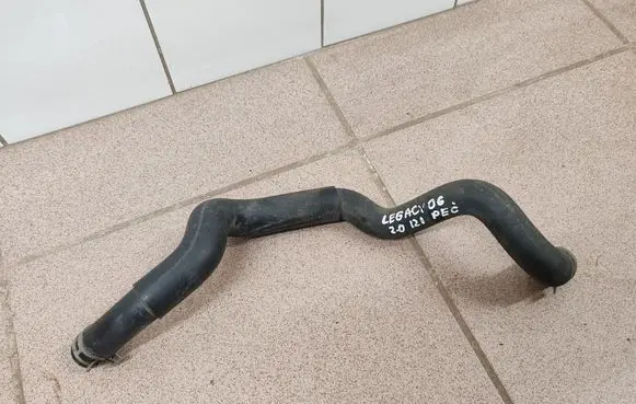 Engine coolant pipe/hose