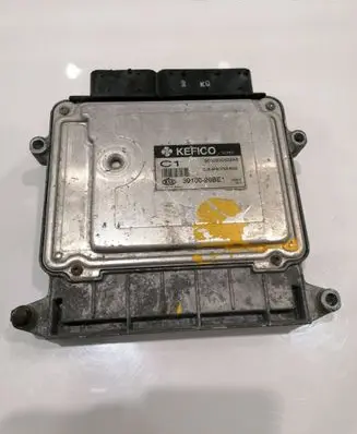 Hyundai Accent Engine control unit/module 3910026BE1 9030930632A6