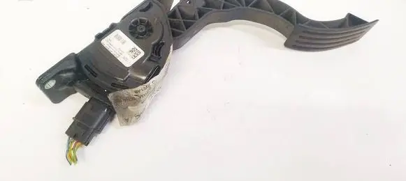 Ford Focus Accelerator throttle pedal BV619F836AB