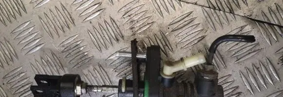 Clutch slave cylinder
