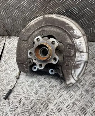 BMW 5 G30 G31 G38 Rear wheel hub spindle/knuckle 6866334