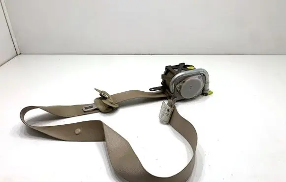 Toyota Land Cruiser (FJ75) Front seatbelt 