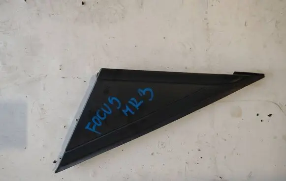 Ford Focus Fender end trim 
