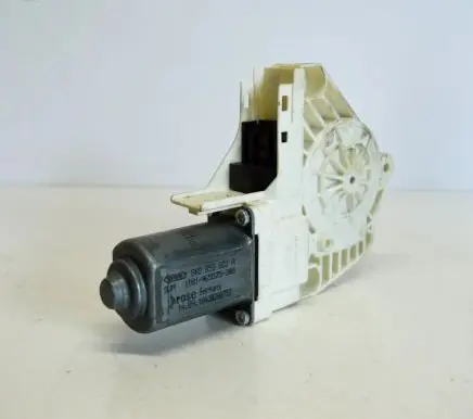Audi A4 S4 B8 8K Front door window regulator motor 8K0959802A