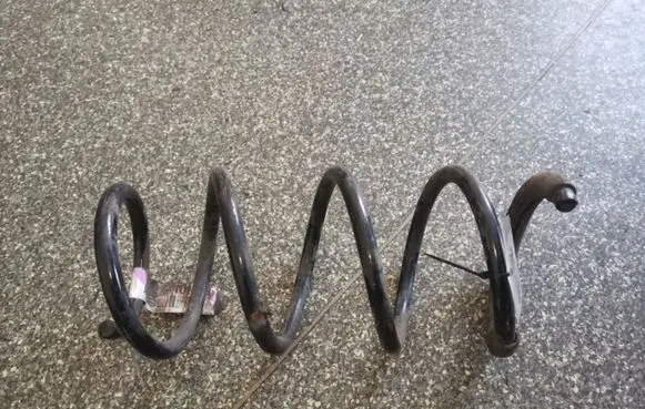 Fiat 500 Front coil spring 68081018AB